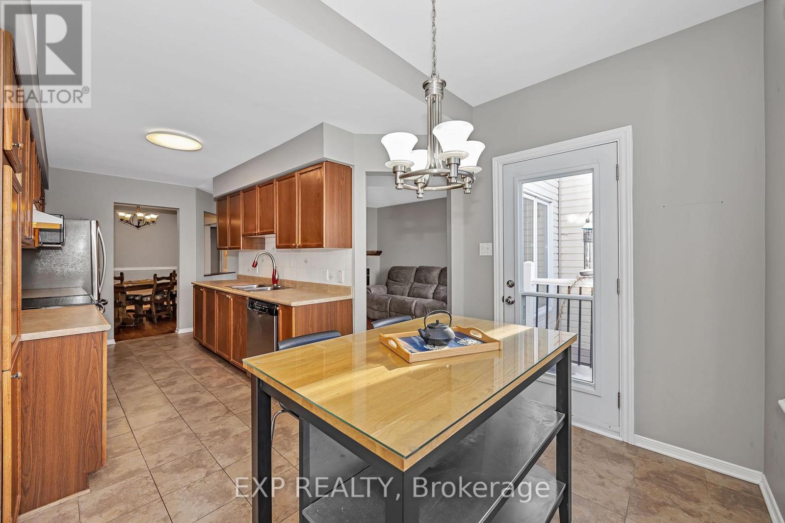 4596 Ogilvie Walk Crescent, Ottawa, Ontario  K1J 1G6 - Photo 11 - X12673028