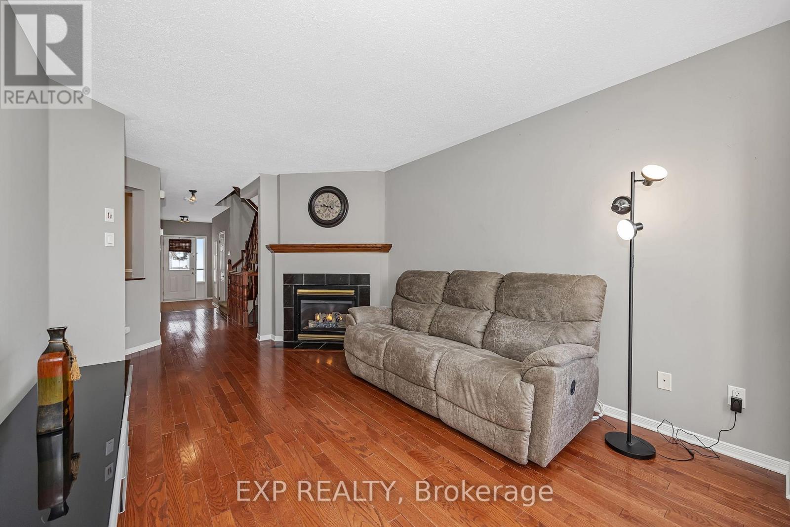 4596 Ogilvie Walk Crescent, Ottawa, Ontario  K1J 1G6 - Photo 4 - X12673028