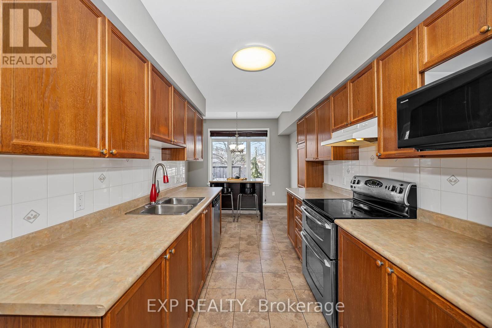 4596 Ogilvie Walk Crescent, Ottawa, Ontario  K1J 1G6 - Photo 6 - X12673028
