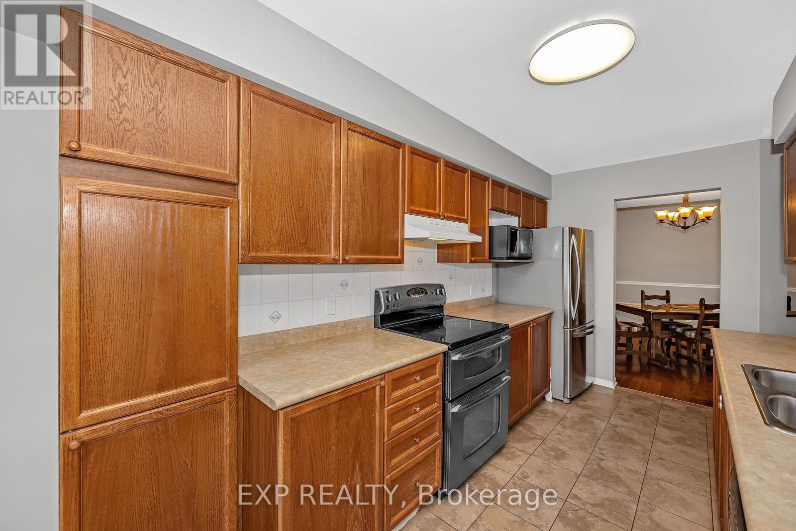 4596 Ogilvie Walk Crescent, Ottawa, Ontario  K1J 1G6 - Photo 8 - X12673028