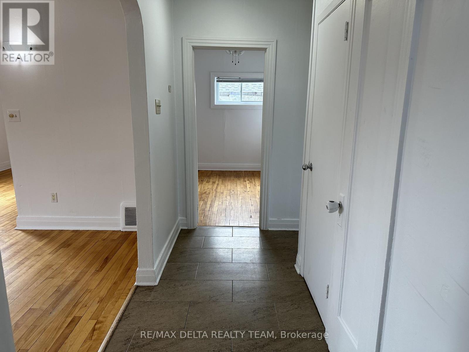 2 - 273 Shakespeare Street, Ottawa, Ontario  K1L 5M7 - Photo 11 - X12673120