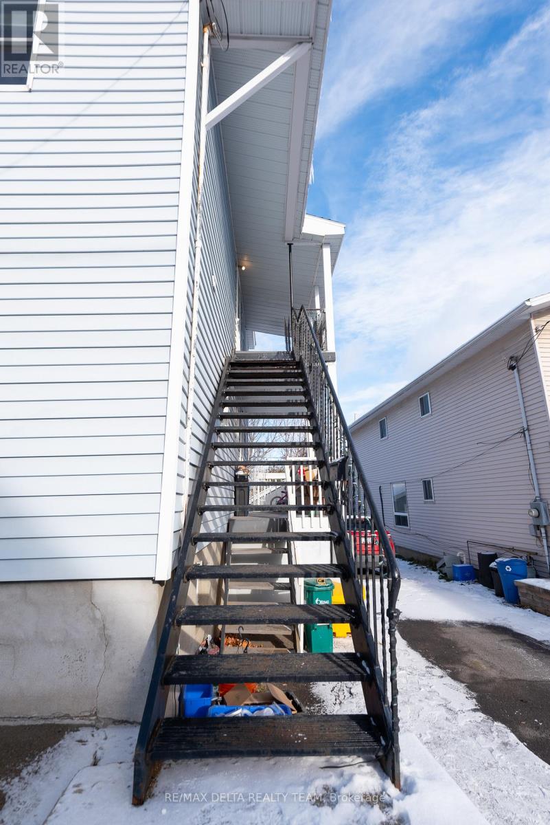 2 - 273 Shakespeare Street, Ottawa, Ontario  K1L 5M7 - Photo 3 - X12673120