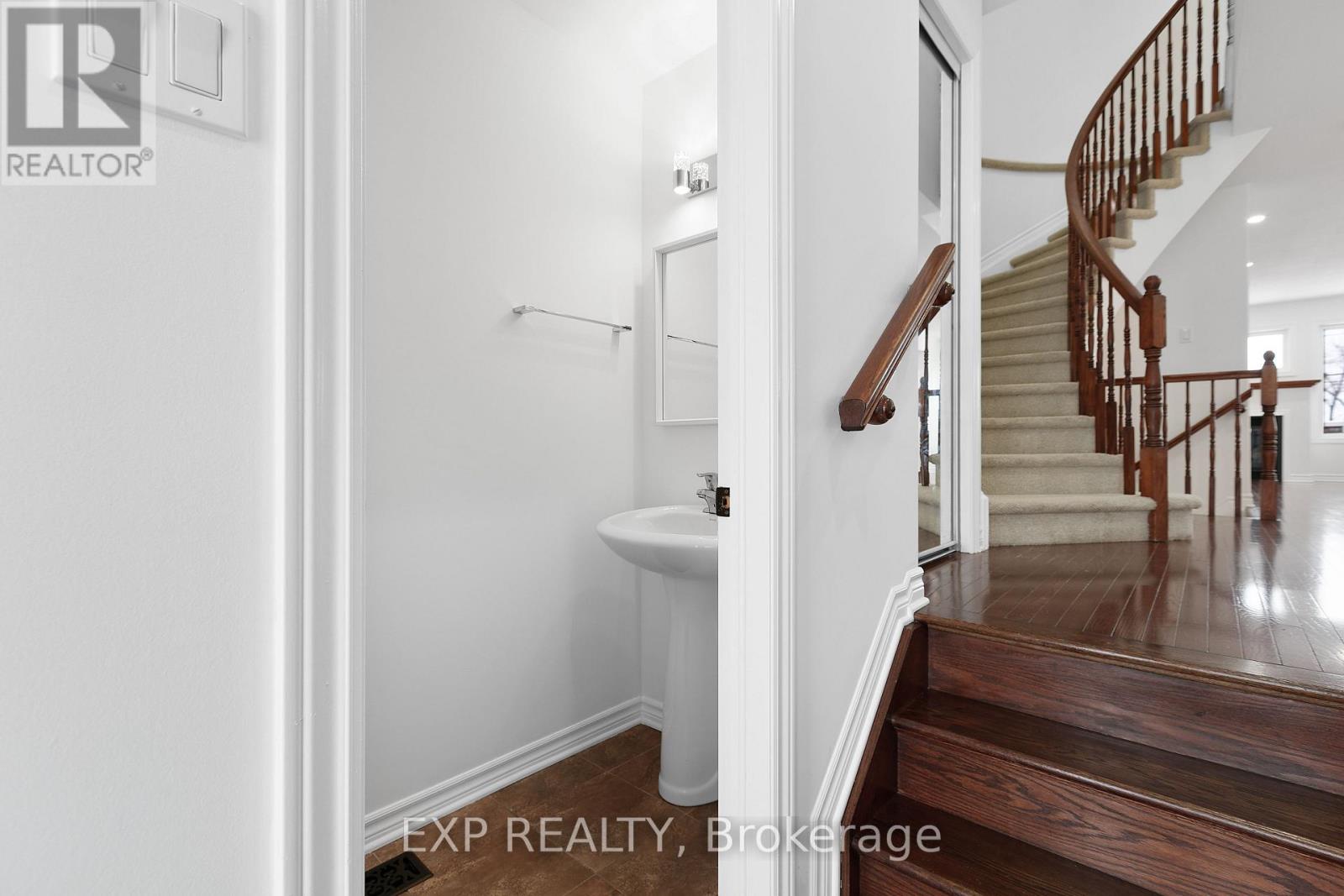 1899 Arrowgrass Way, Ottawa, Ontario  K4A 0E3 - Photo 5 - X12673192