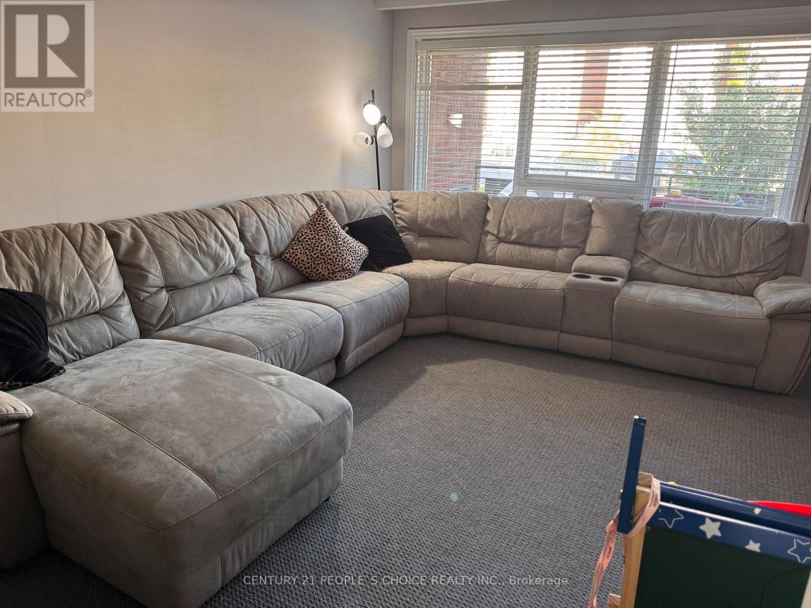 538 Caledonia Road, Toronto, Ontario  M6E 4V4 - Photo 3 - W12669732