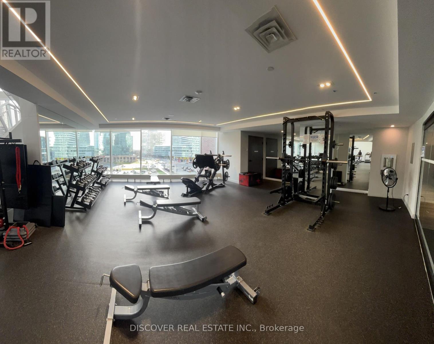 3704 - 4065 Confederation Parkway, Mississauga, Ontario  L5B 0L4 - Photo 21 - W12670526