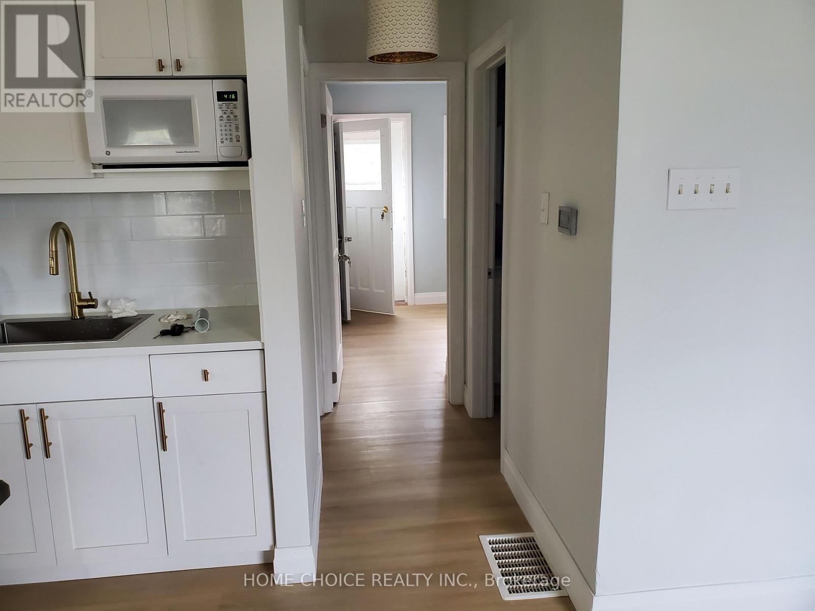 27 Lambton Avenue, Toronto, Ontario  M6N 2S2 - Photo 8 - W12672468