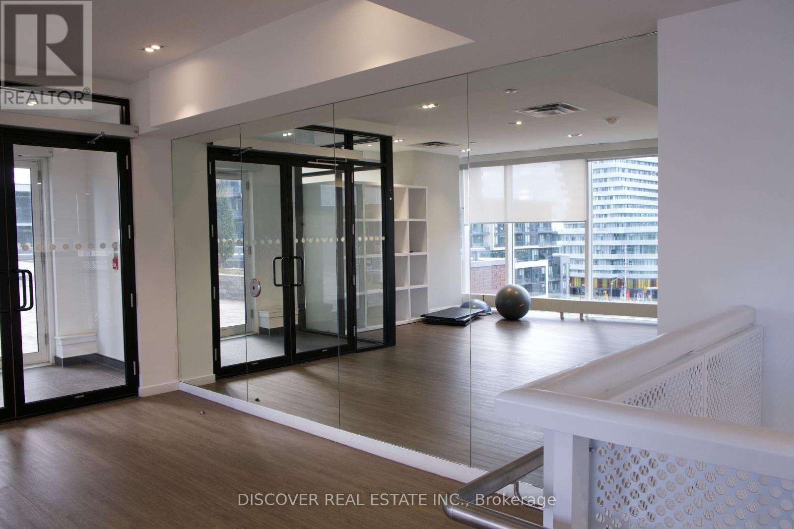 3704 - 4065 Confederation Parkway, Mississauga, Ontario  L5B 0L4 - Photo 23 - W12670526