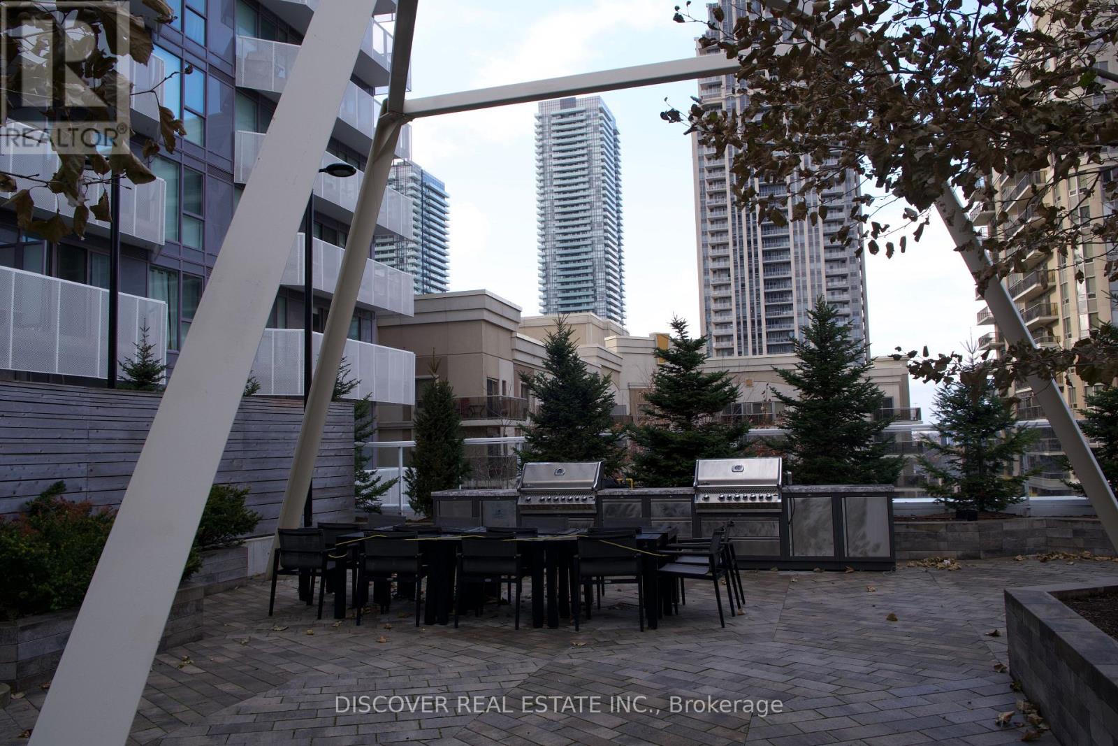3704 - 4065 Confederation Parkway, Mississauga, Ontario  L5B 0L4 - Photo 25 - W12670526