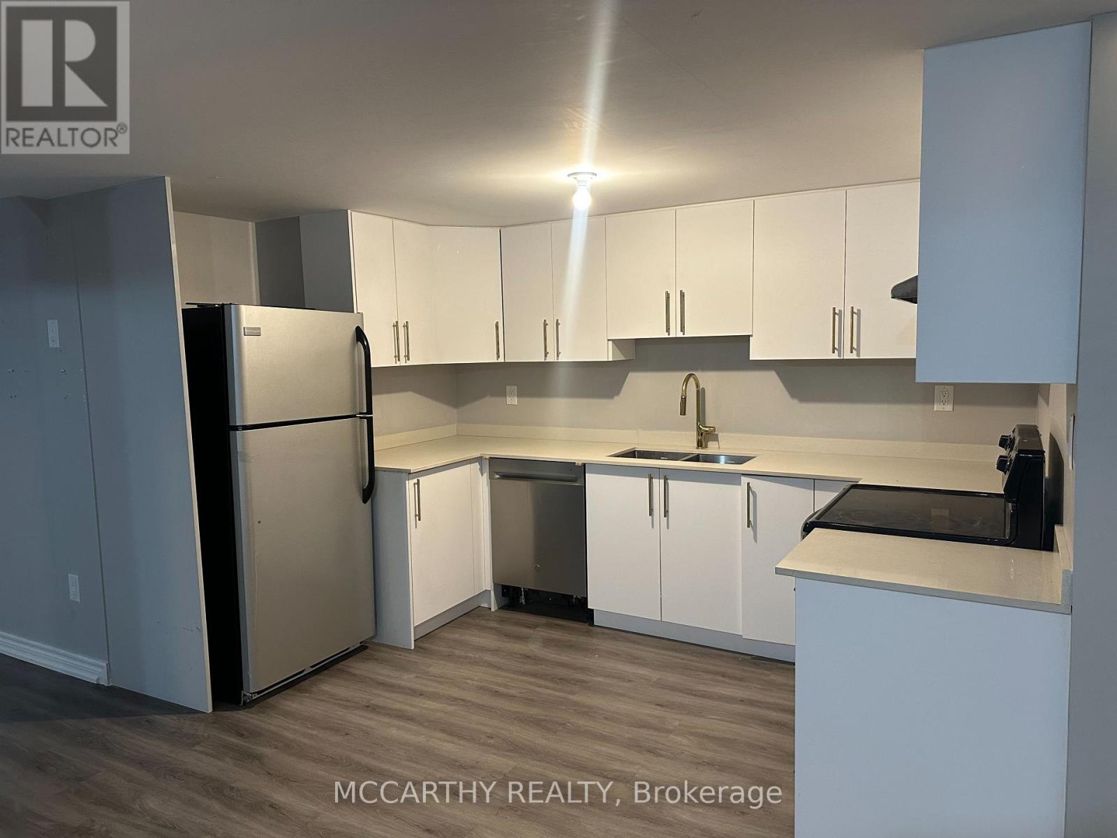 326 Wallace Street, Shelburne, Ontario  L9V 2S2 - Photo 3 - X12613756