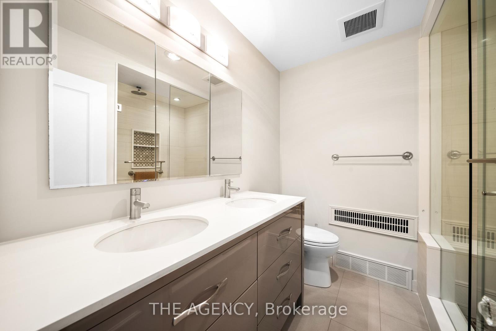 44 Elderwood Drive, Toronto, Ontario  M5P 1X1 - Photo 18 - C12673018