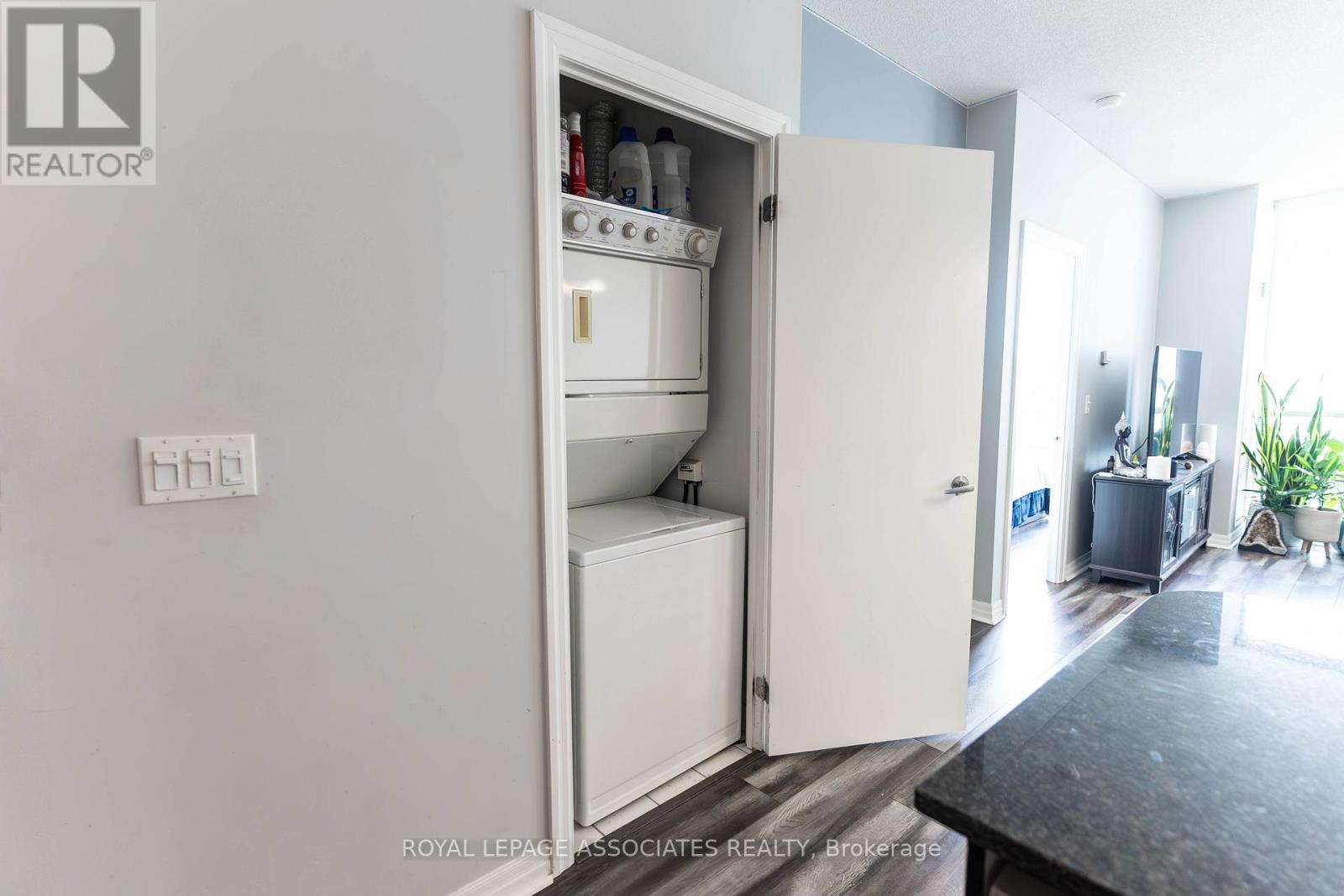 2407 - 16 Yonge Street, Toronto, Ontario  M5E 2A1 - Photo 11 - C12673048