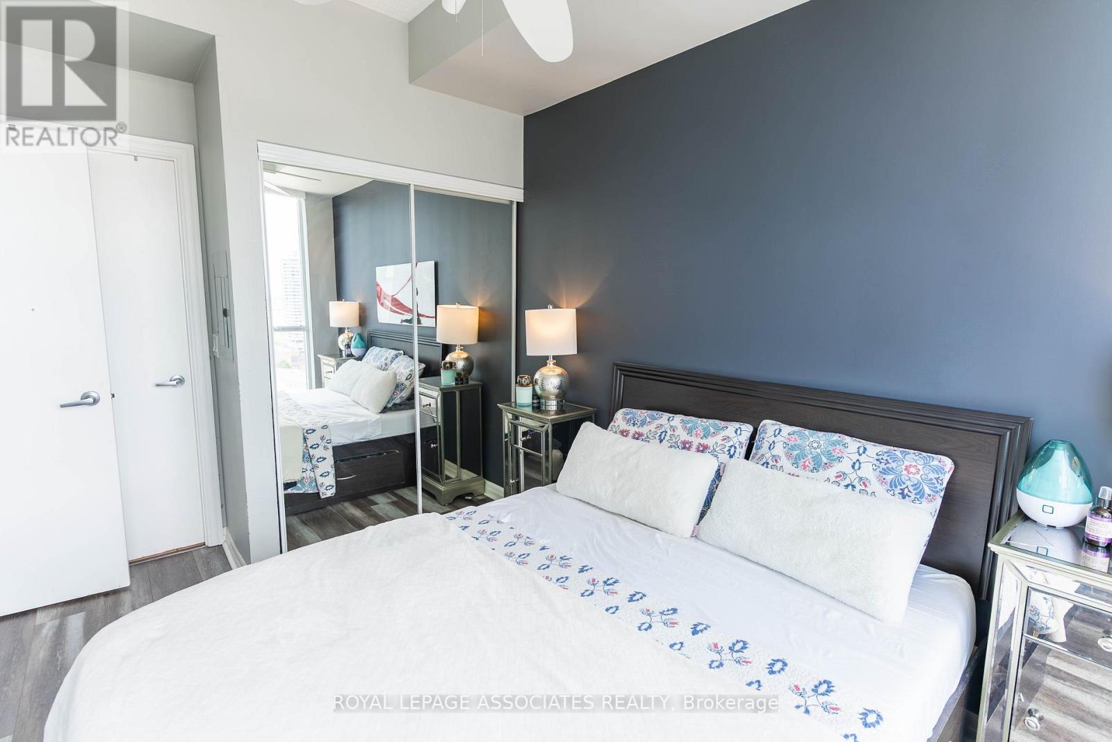 2407 - 16 Yonge Street, Toronto, Ontario  M5E 2A1 - Photo 18 - C12673048