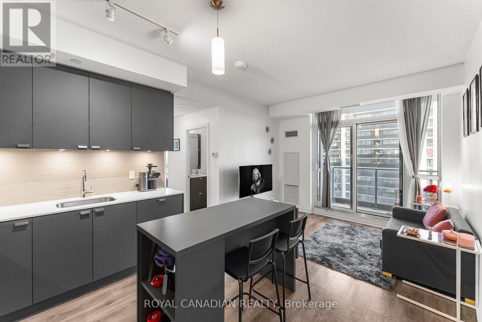 1010 - 56 Forest Manor Road, Toronto, Ontario  M2J 0E5 - Photo 6 - C12673106