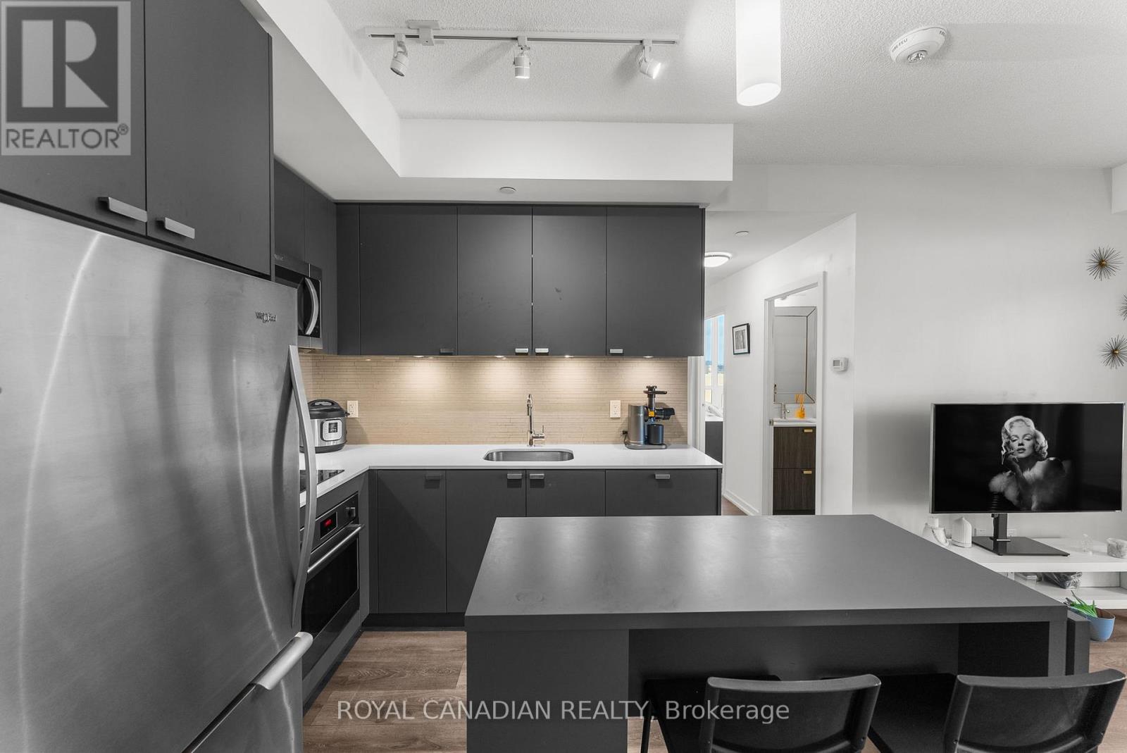 1010 - 56 Forest Manor Road, Toronto, Ontario  M2J 0E5 - Photo 9 - C12673106