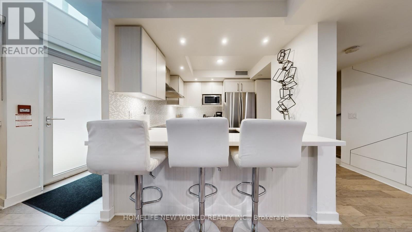 Th7 - 58 Orchard View Boulevard, Toronto, Ontario M4R 0A2 - Photo 11 - C12673112