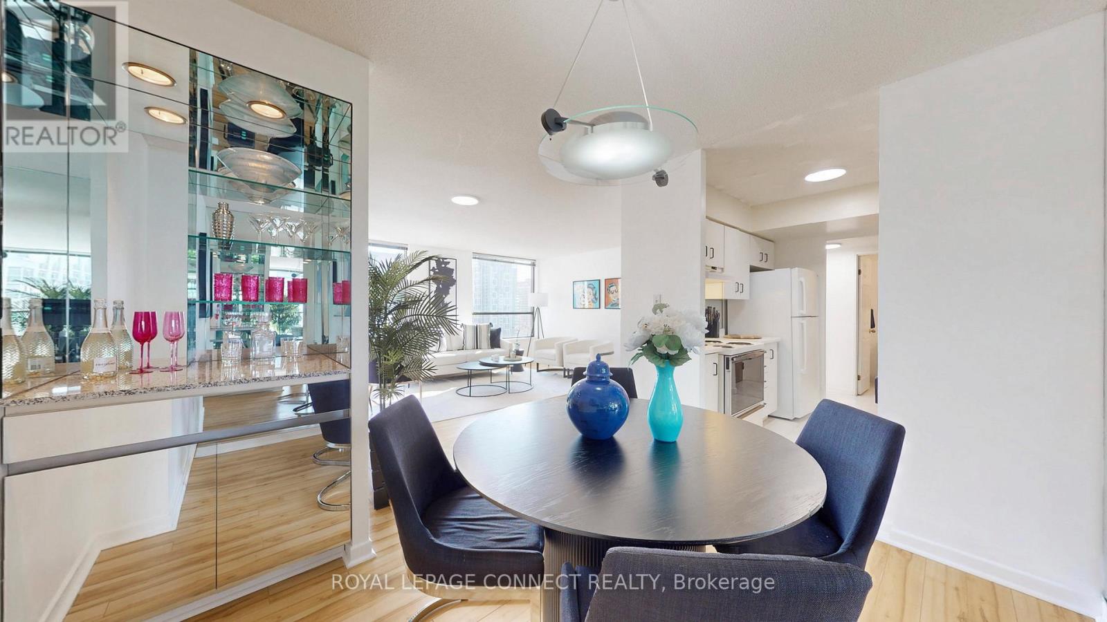 1002 - 47 St Clair Avenue W, Toronto, Ontario  M4V 3A5 - Photo 18 - C12673228