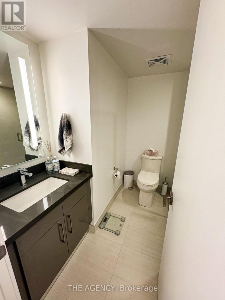 810 - 188 Cumberland Street, Toronto, Ontario  M5R 0B6 - Photo 3 - C12673232