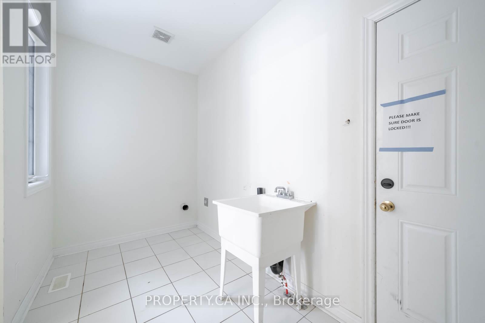 120 Braebrook Drive, Whitby, Ontario  L1R 0M9 - Photo 13 - E12673190