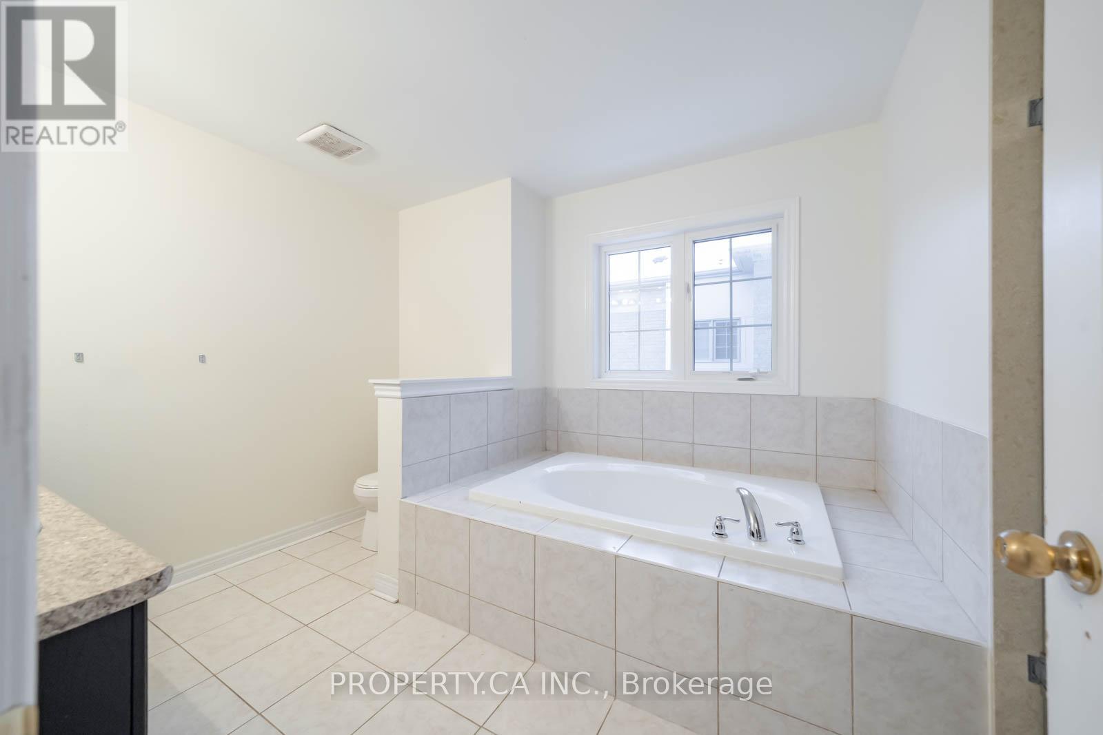 120 Braebrook Drive, Whitby, Ontario  L1R 0M9 - Photo 17 - E12673190