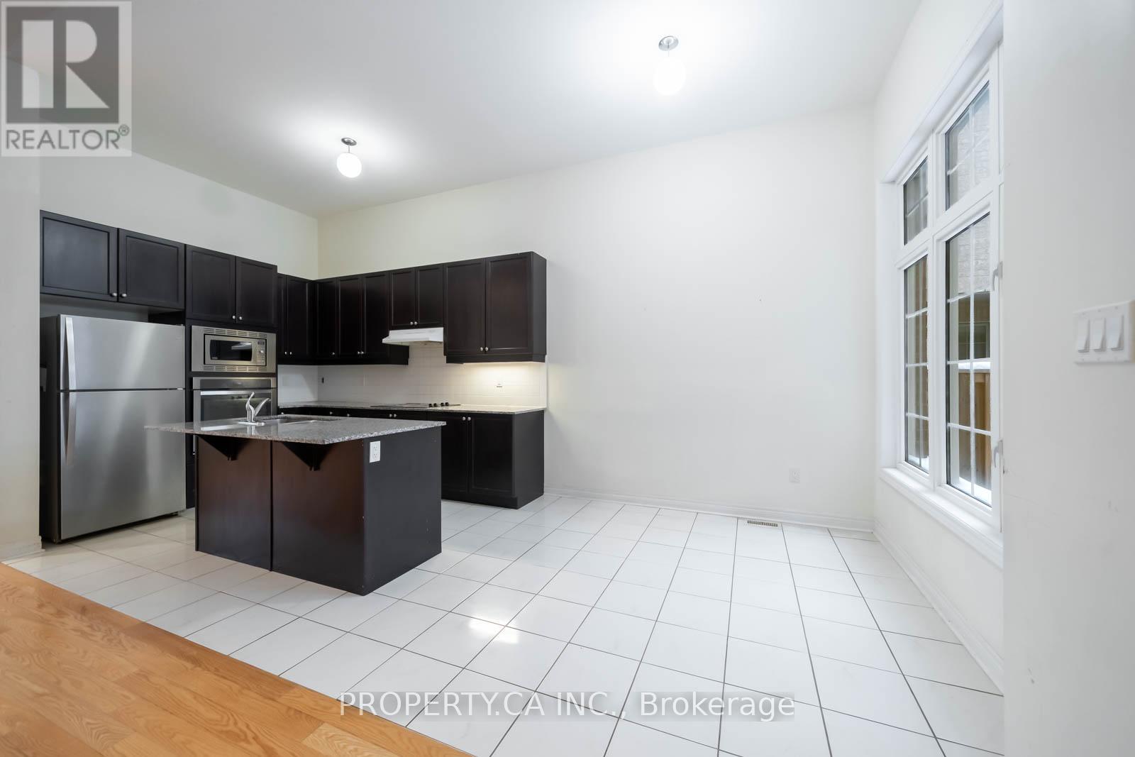 120 Braebrook Drive, Whitby, Ontario  L1R 0M9 - Photo 7 - E12673190