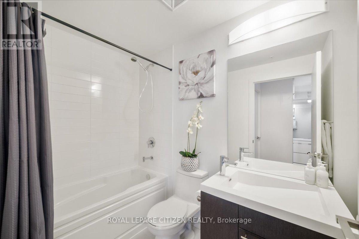 2005 - 30 Nelson Street, Toronto, Ontario  M5V 0H5 - Photo 23 - C12672018