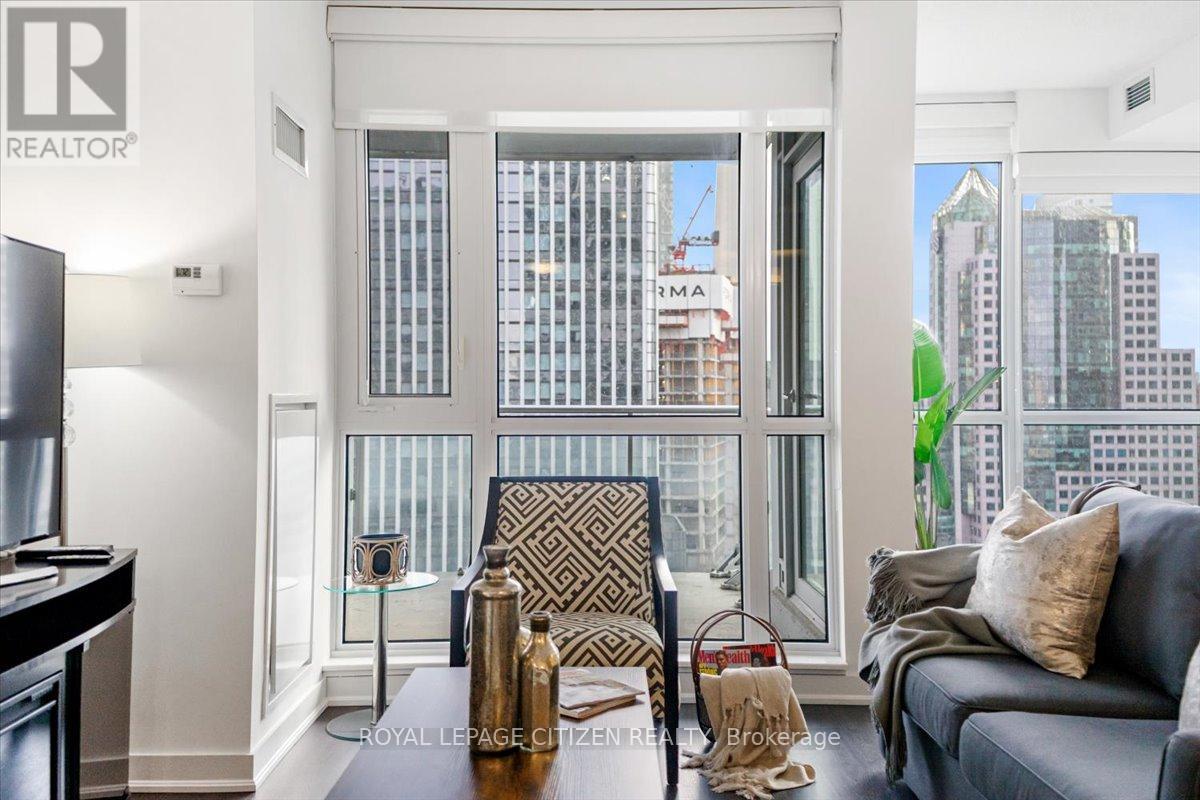 2005 - 30 Nelson Street, Toronto, Ontario  M5V 0H5 - Photo 14 - C12672018