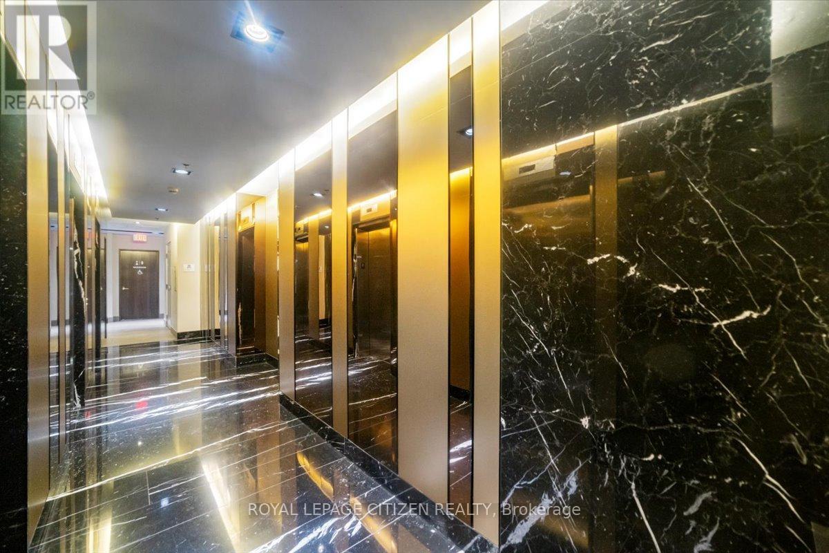 2005 - 30 Nelson Street, Toronto, Ontario  M5V 0H5 - Photo 42 - C12672018