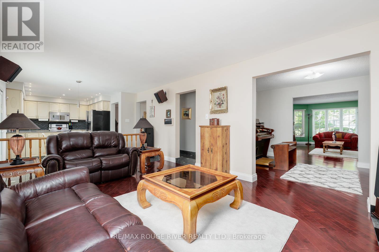 1106 Ridge Valley Drive, Oshawa, Ontario  L1K 2E2 - Photo 10 - E12554500