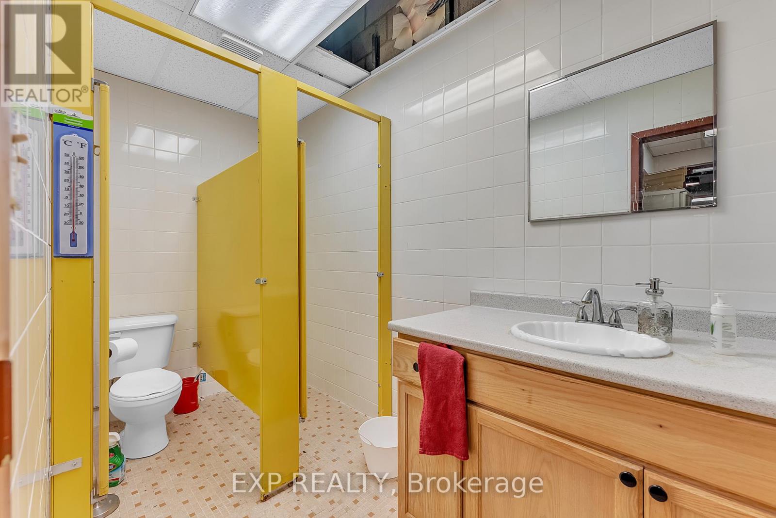 Unit B - 2 King Street, Quinte West, Ontario  K8V 3V7 - Photo 12 - X12553926