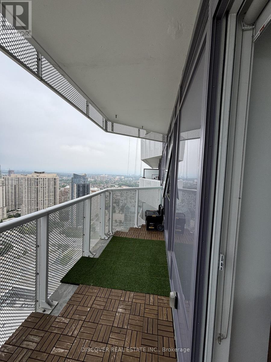 3704 - 4065 Confederation Parkway, Mississauga, Ontario  L5B 0L4 - Photo 18 - W12670494