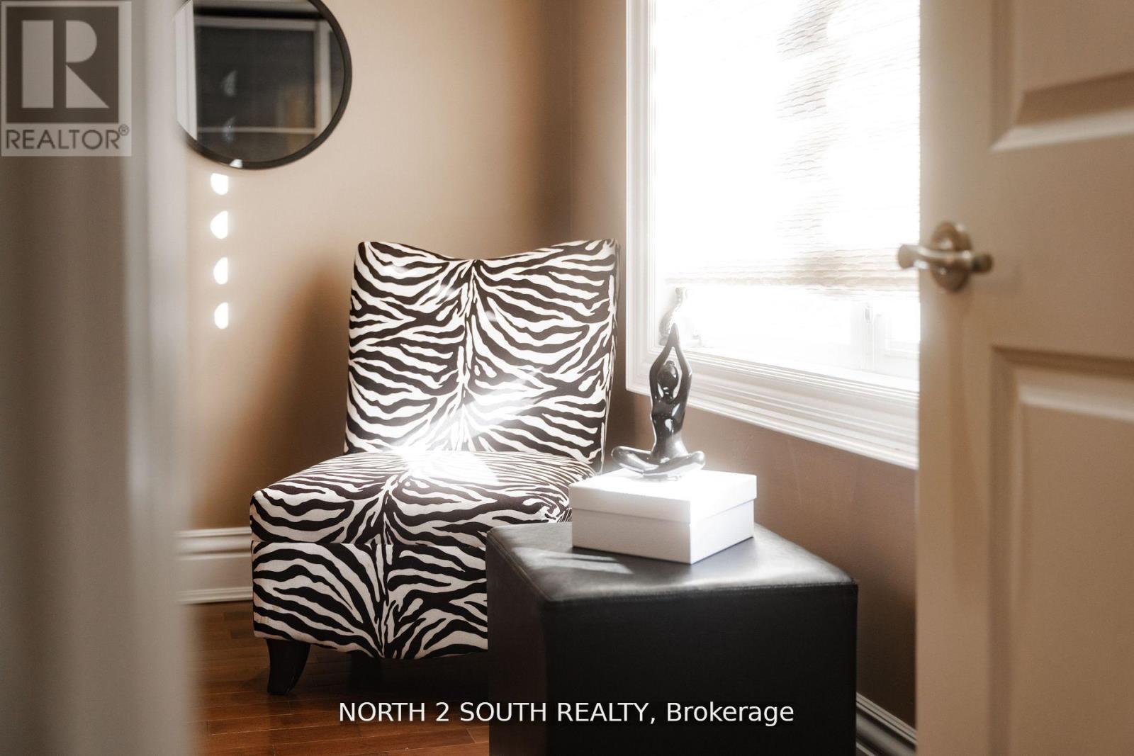 339 Burnhamthorpe Road, Toronto, Ontario  M9B 2A2 - Photo 14 - W12637418