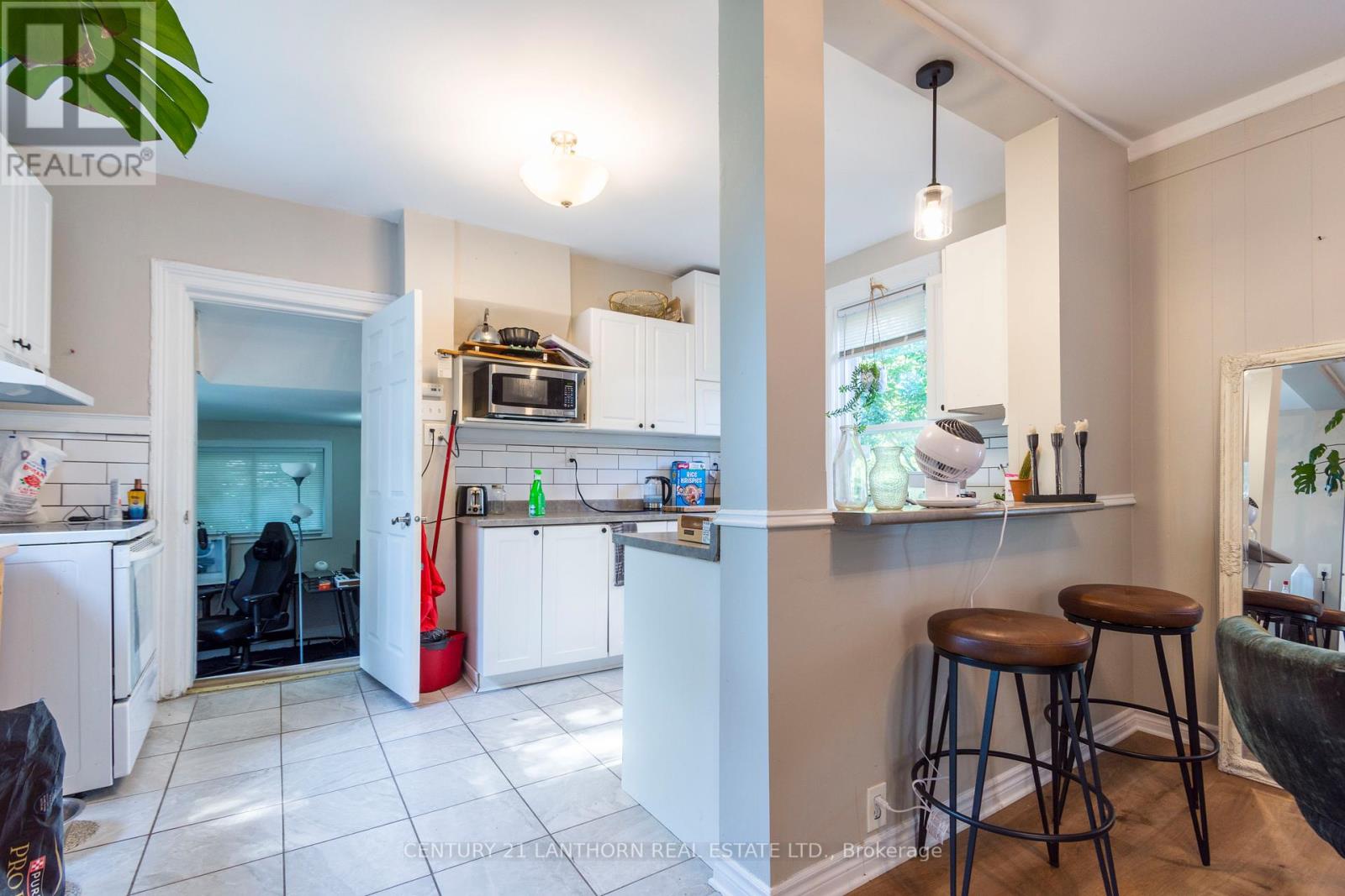 53 Crown Street, Quinte West, Ontario  K8V 1P1 - Photo 11 - X12654568