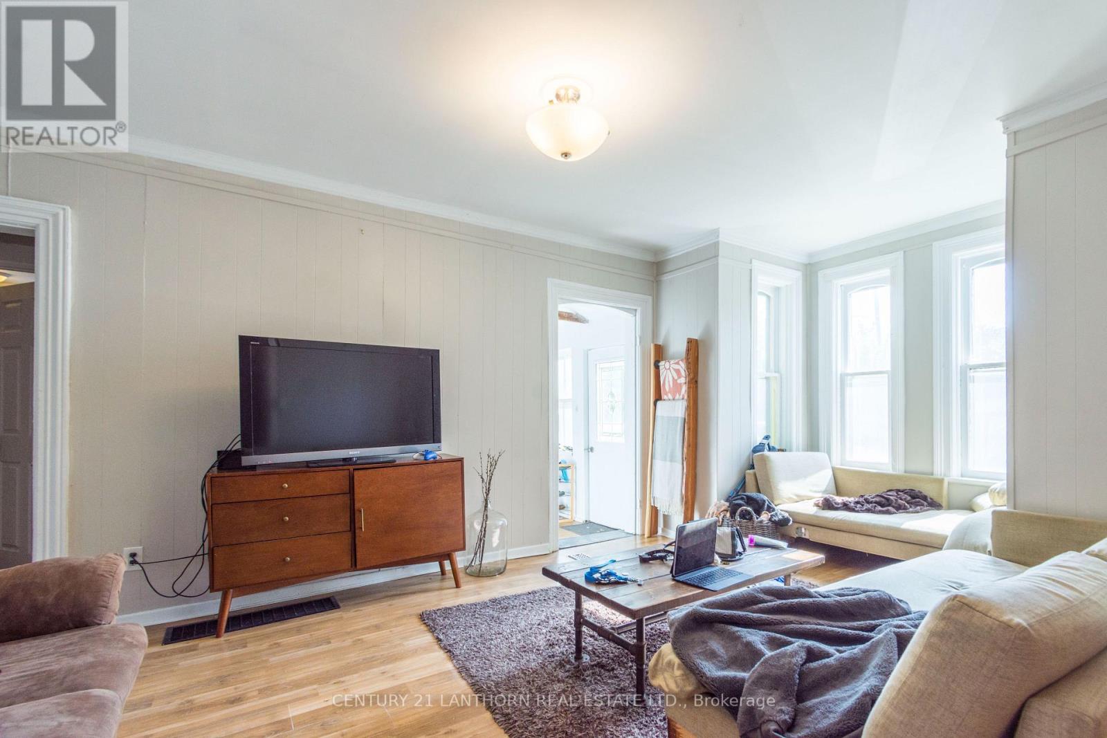 53 Crown Street, Quinte West, Ontario  K8V 1P1 - Photo 8 - X12654568