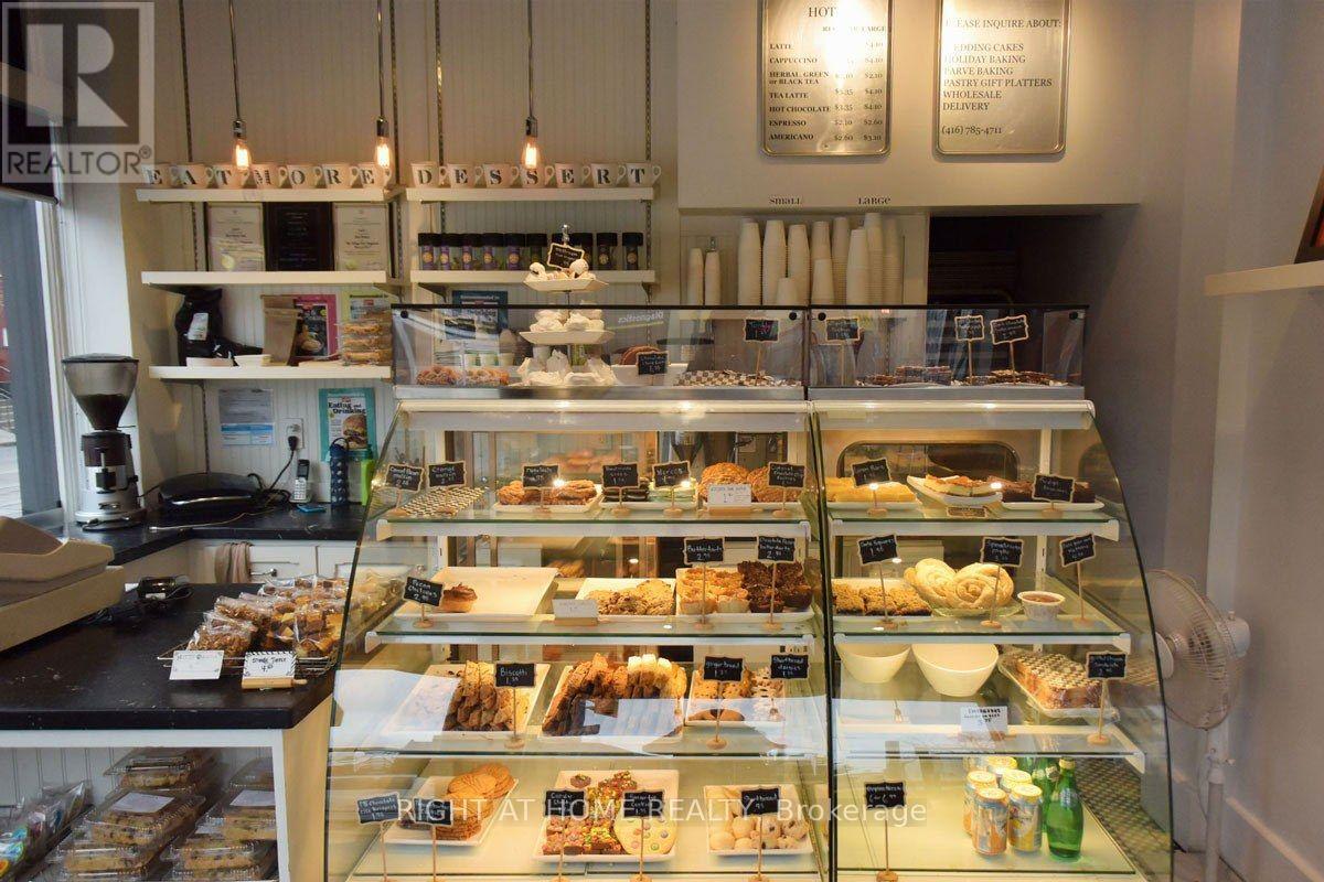 909 - 530 St Clair Avenue W, Toronto, Ontario  M6C 0A2 - Photo 37 - C12671278