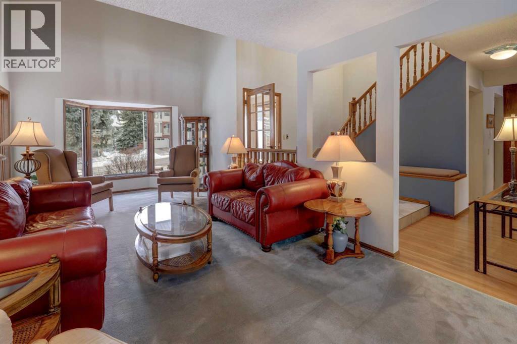 755 Strathcona Drive Sw, Calgary, Alberta  T3H 1P2 - Photo 4 - A2275767