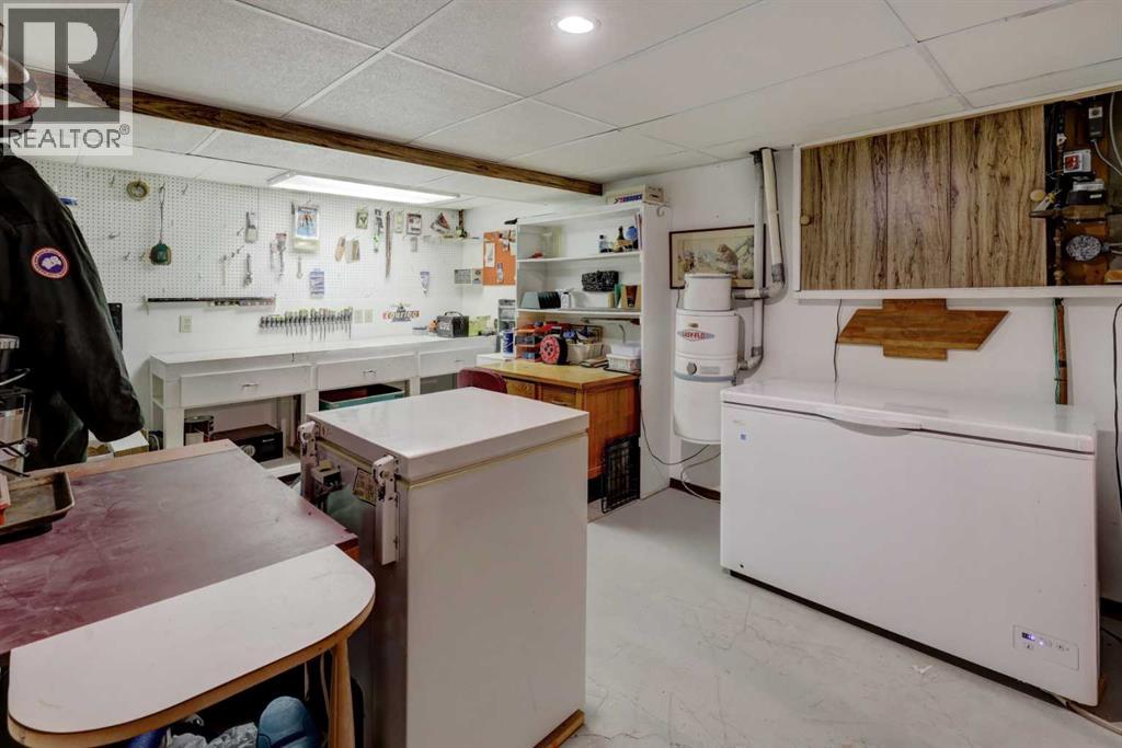 755 Strathcona Drive Sw, Calgary, Alberta  T3H 1P2 - Photo 36 - A2275767