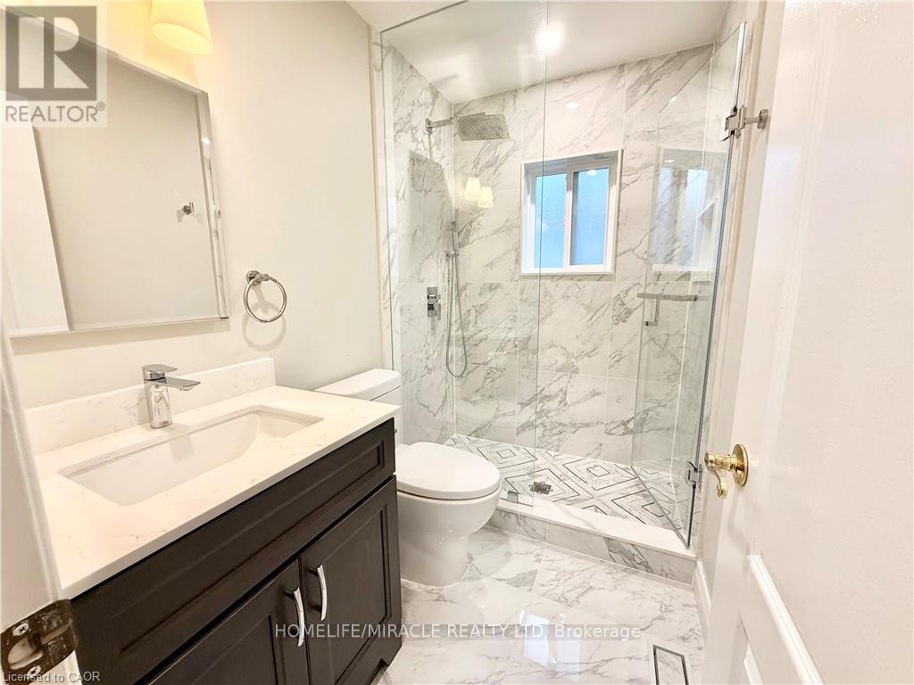 243 Riel Drive, Mississauga (Fairview), Ontario  L5B 3R6 - Photo 17 - W12673034