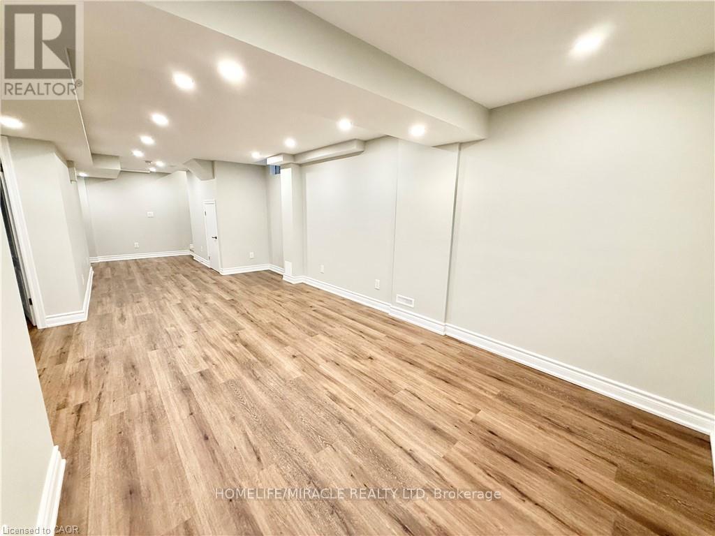 243 Riel Drive, Mississauga (Fairview), Ontario  L5B 3R6 - Photo 18 - W12673034