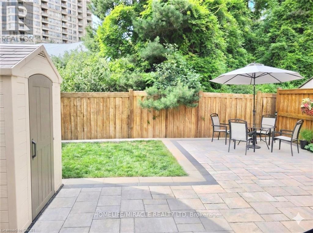 243 Riel Drive, Mississauga (Fairview), Ontario  L5B 3R6 - Photo 23 - W12673034