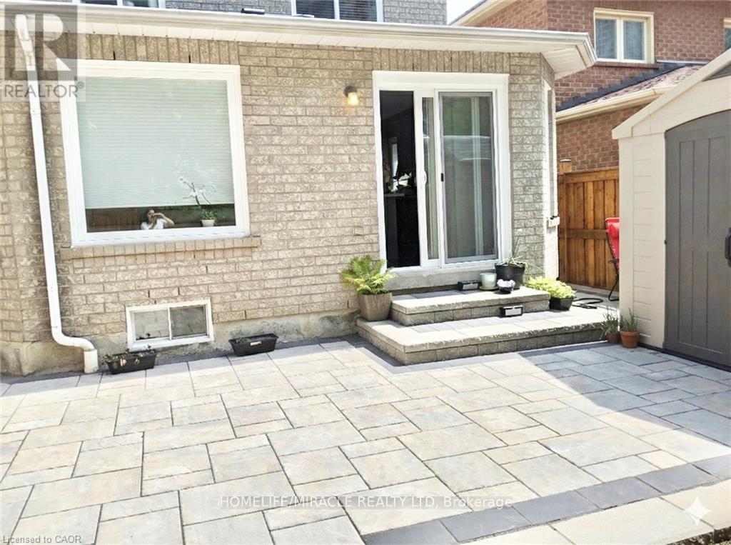 243 Riel Drive, Mississauga (Fairview), Ontario  L5B 3R6 - Photo 24 - W12673034