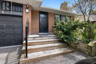 3 Old Mill Terrace, Toronto, Ontario  M8X 1A1 - Photo 4 - W12673062