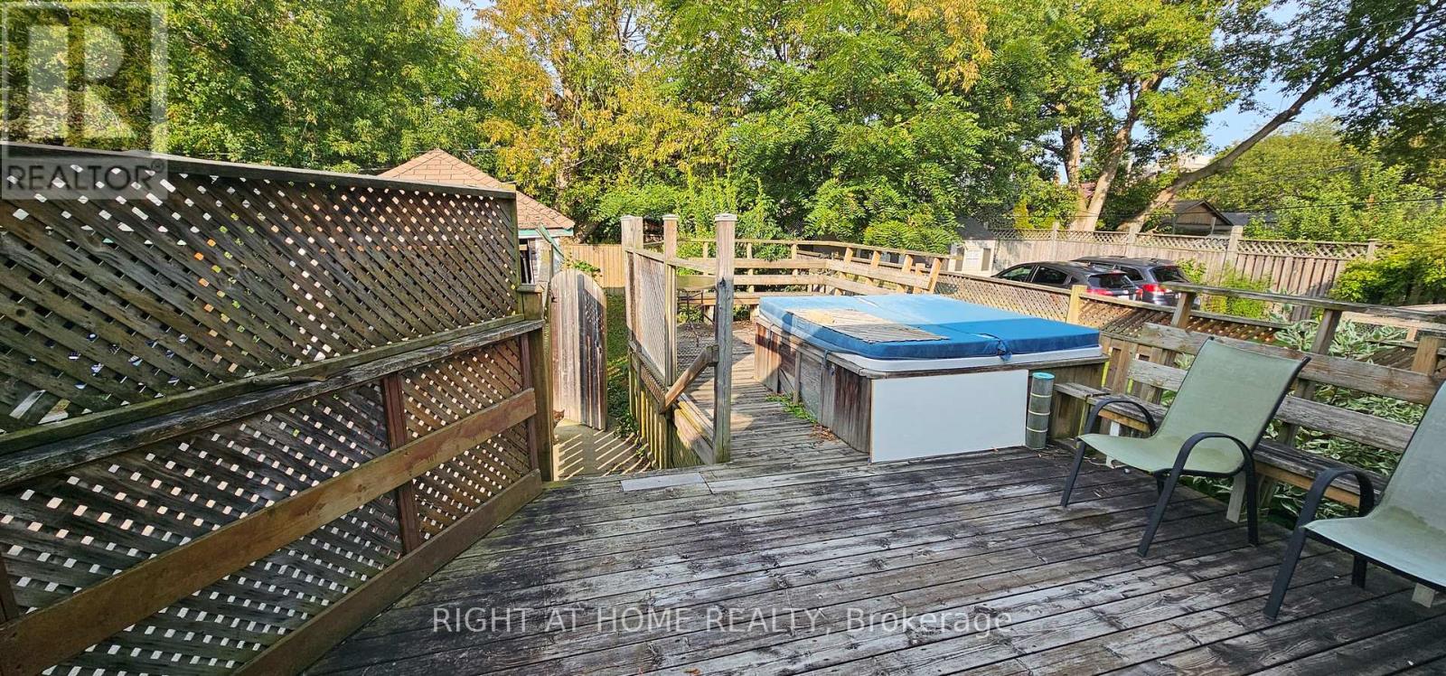 Main Floor - 72 Eleventh Street, Toronto, Ontario  M8V 3G5 - Photo 12 - W12673066