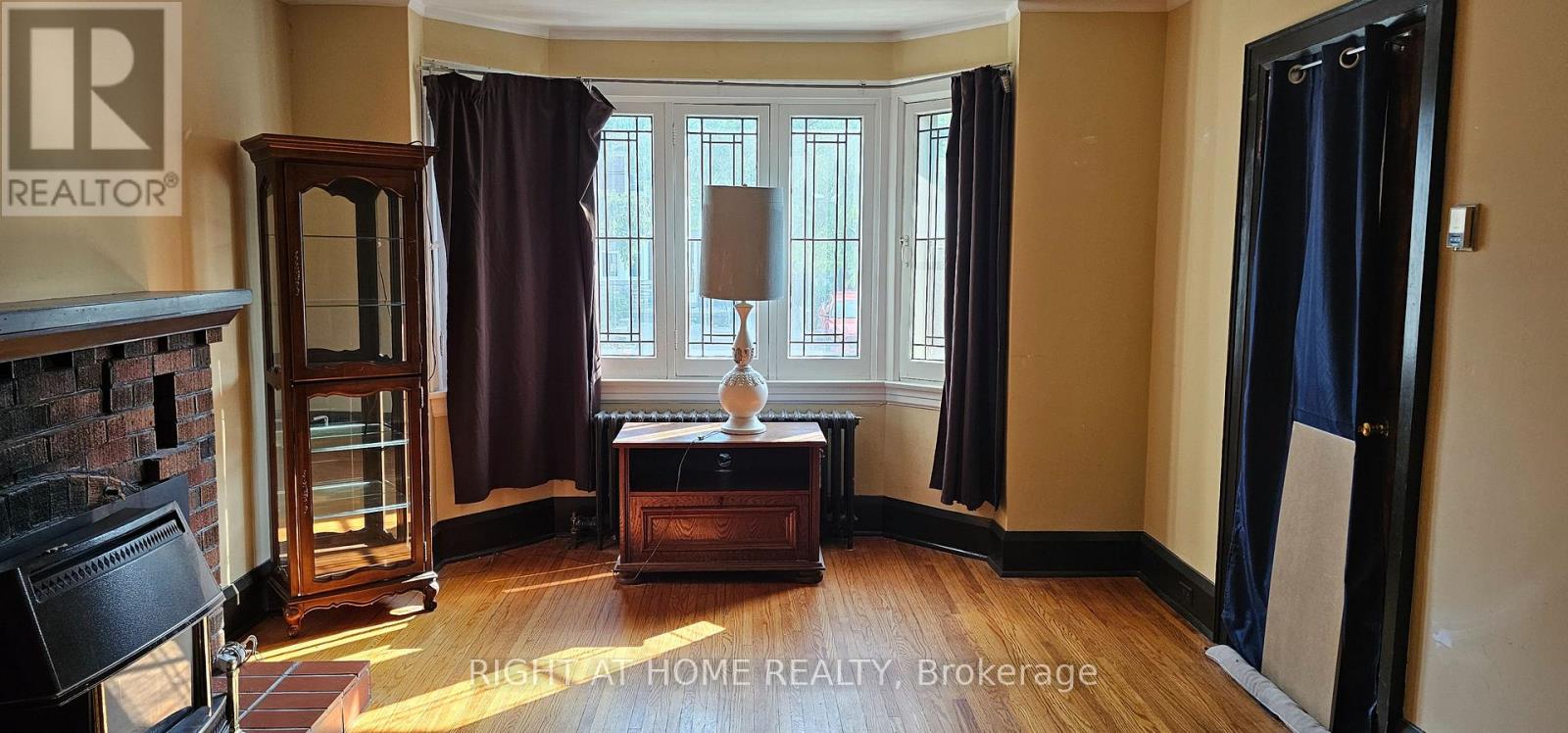 Main Floor - 72 Eleventh Street, Toronto, Ontario  M8V 3G5 - Photo 5 - W12673066