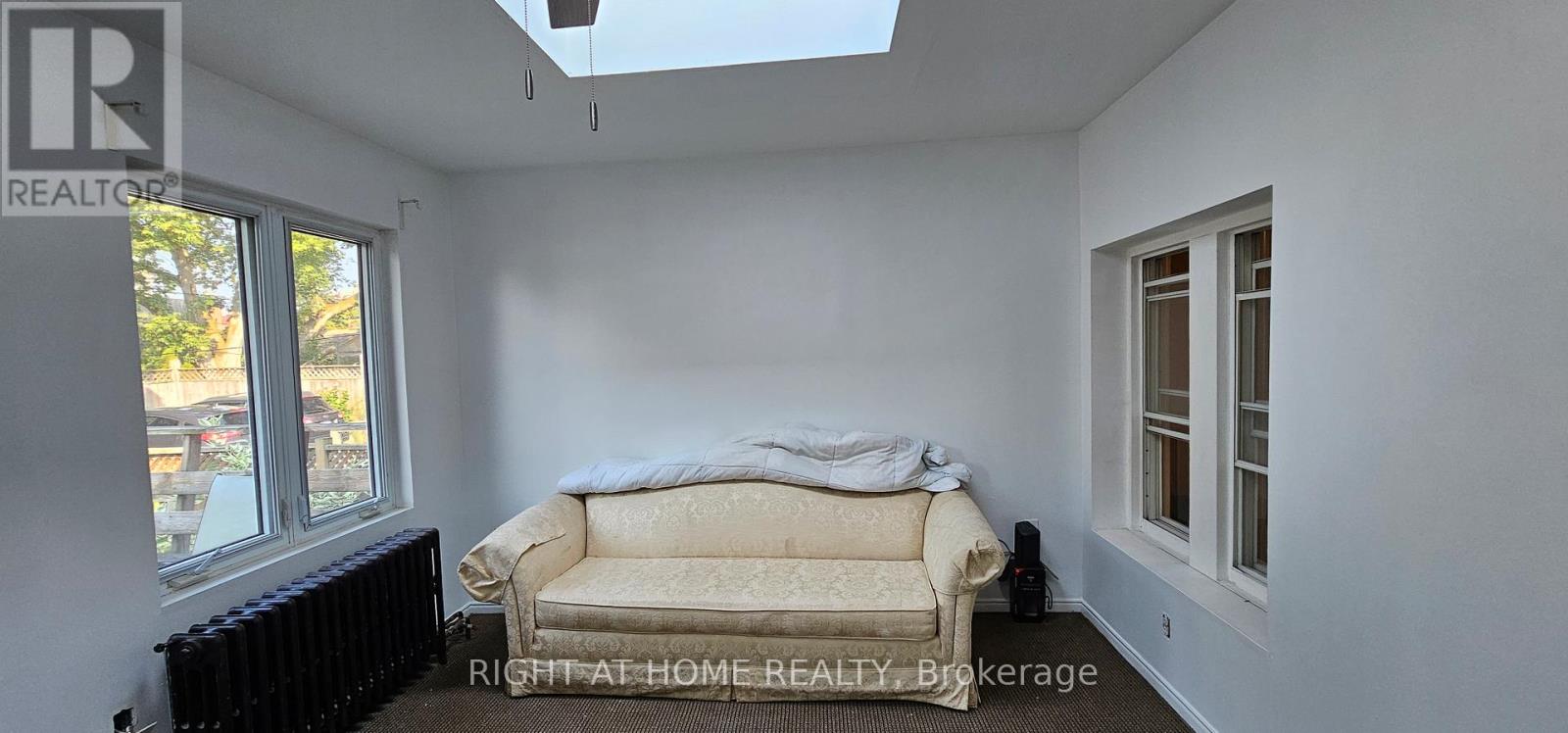 Main Floor - 72 Eleventh Street, Toronto, Ontario  M8V 3G5 - Photo 8 - W12673066