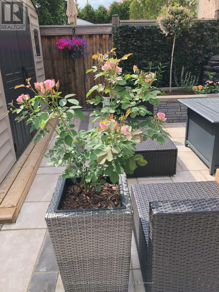 3322 Stoneware Road, Burlington, Ontario  L7M 0K3 - Photo 6 - W12673114