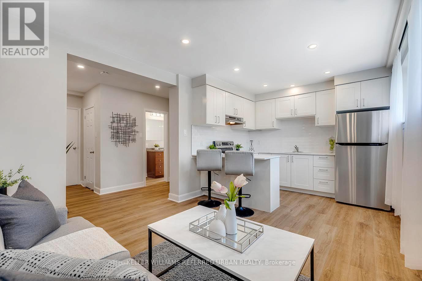 90 Portland Street, Toronto, Ontario  M8Y 1A7 - Photo 2 - W12673128