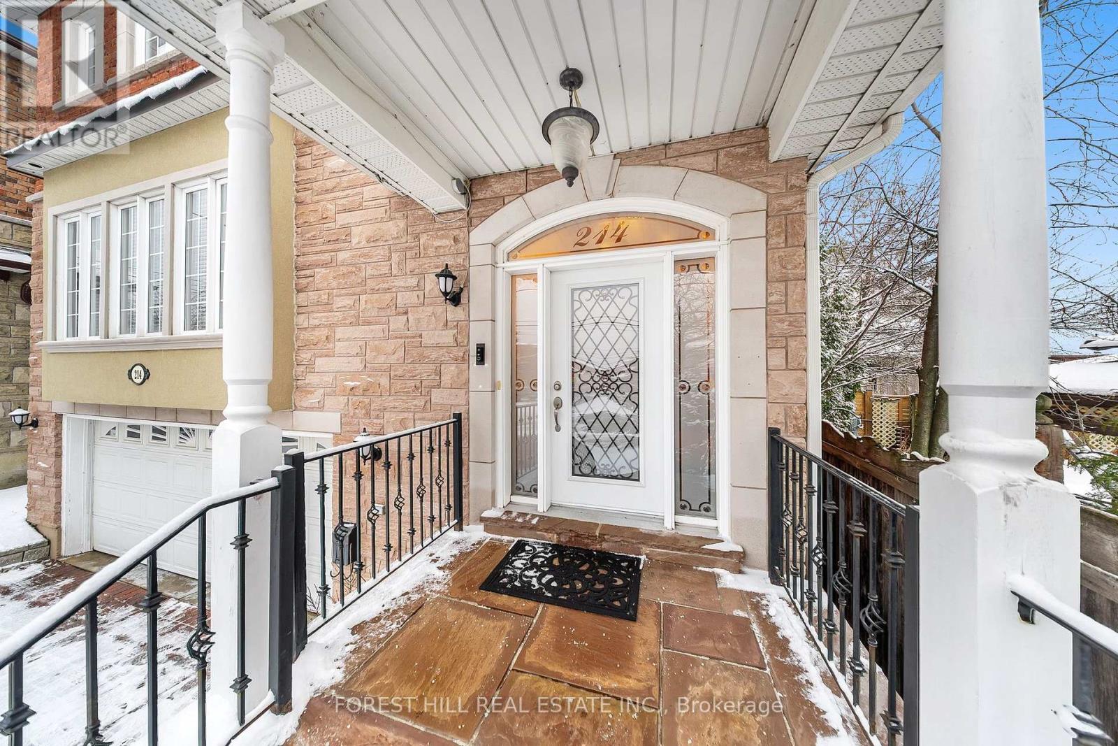 214 Locksley Avenue, Toronto, Ontario  M6B 3P4 - Photo 2 - W12673132