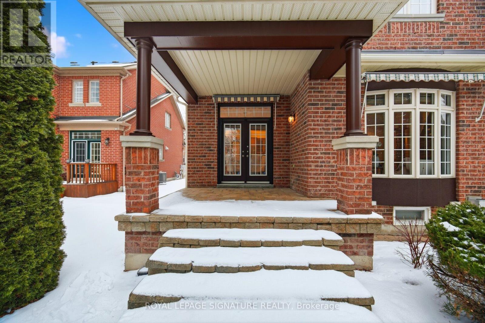 1592 Hallstone Road, Brampton, Ontario  L6Y 5K8 - Photo 2 - W12673154