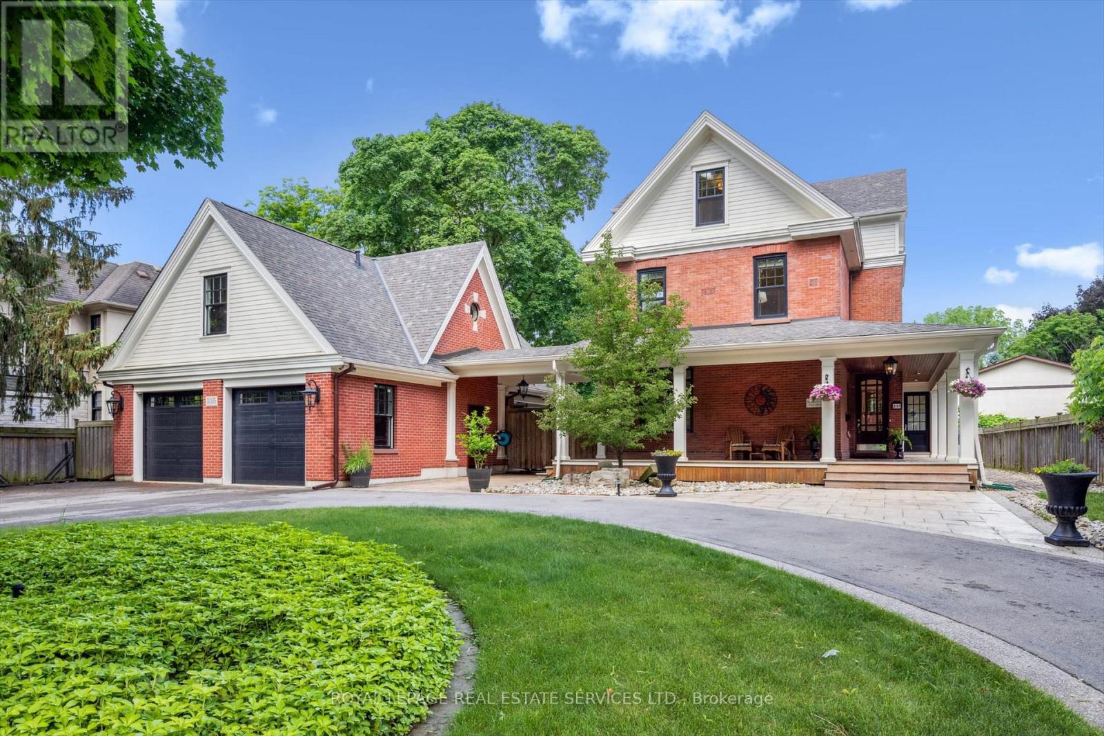 335 Lakeshore Road W, Oakville, Ontario  L6K 1G3 - Photo 1 - W12673206