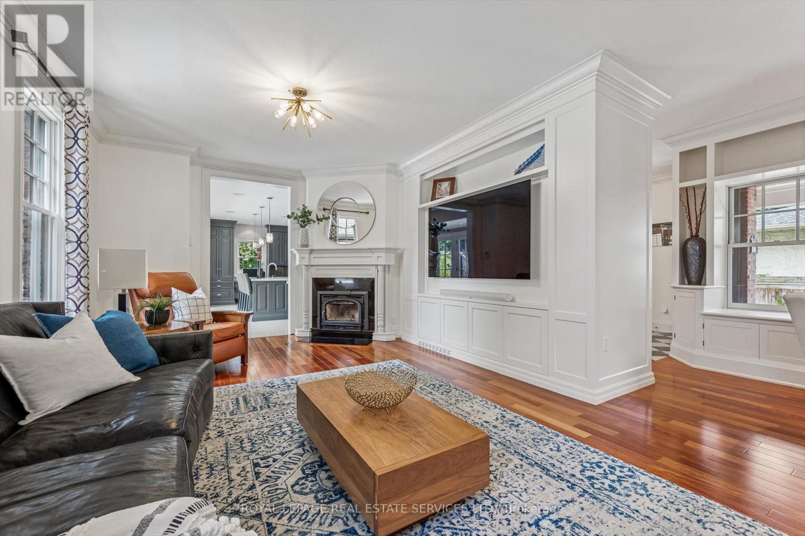 335 Lakeshore Road W, Oakville, Ontario  L6K 1G3 - Photo 15 - W12673206